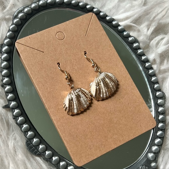 NEW Handmade Seashell Earrings 18k Gold Plated - Picture 4 of 7